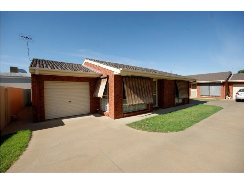 2/282 Wick St, Deniliquin NSW 2710