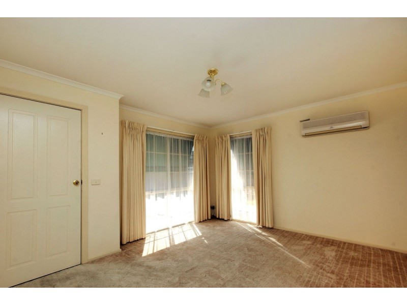 2/282 Wick St, Deniliquin NSW 2710