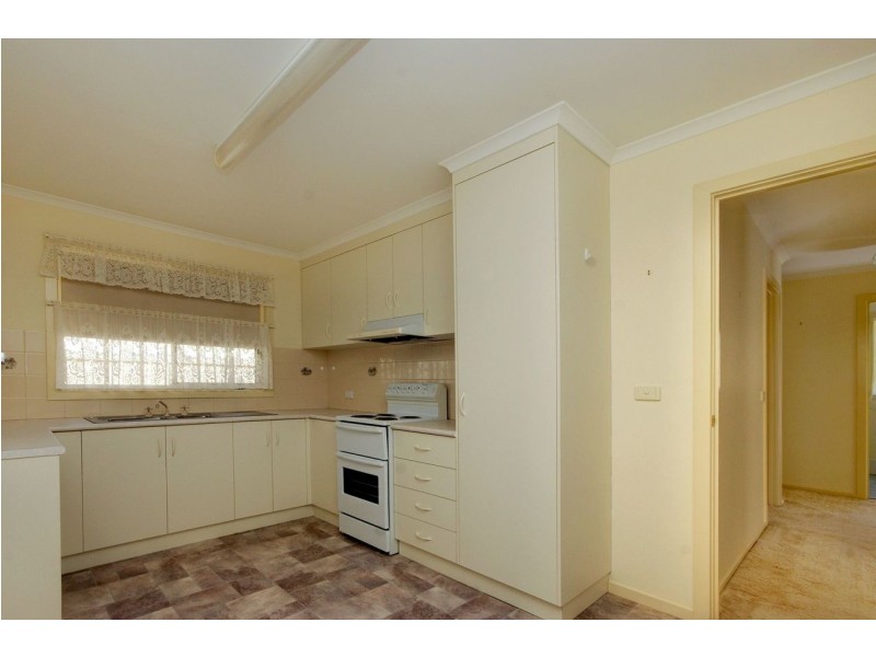 2/282 Wick St, Deniliquin NSW 2710