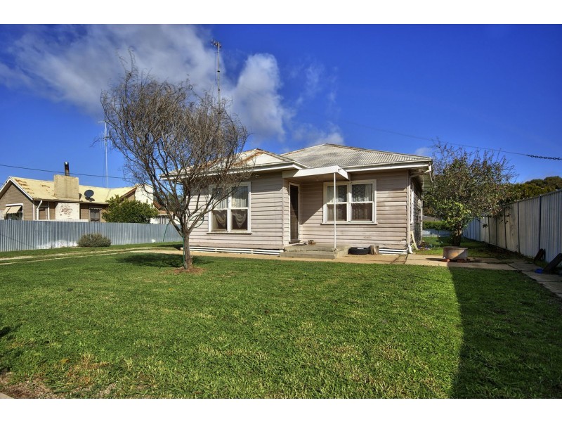 490 Poictiers Street, Deniliquin NSW 2710