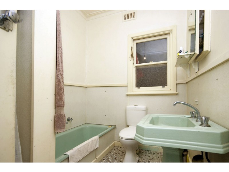 490 Poictiers Street, Deniliquin NSW 2710