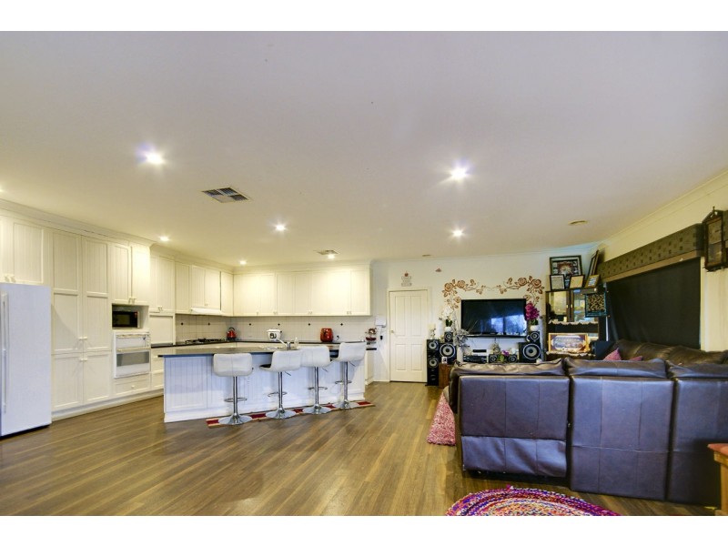 7 Vaughan Pl, Deniliquin NSW 2710