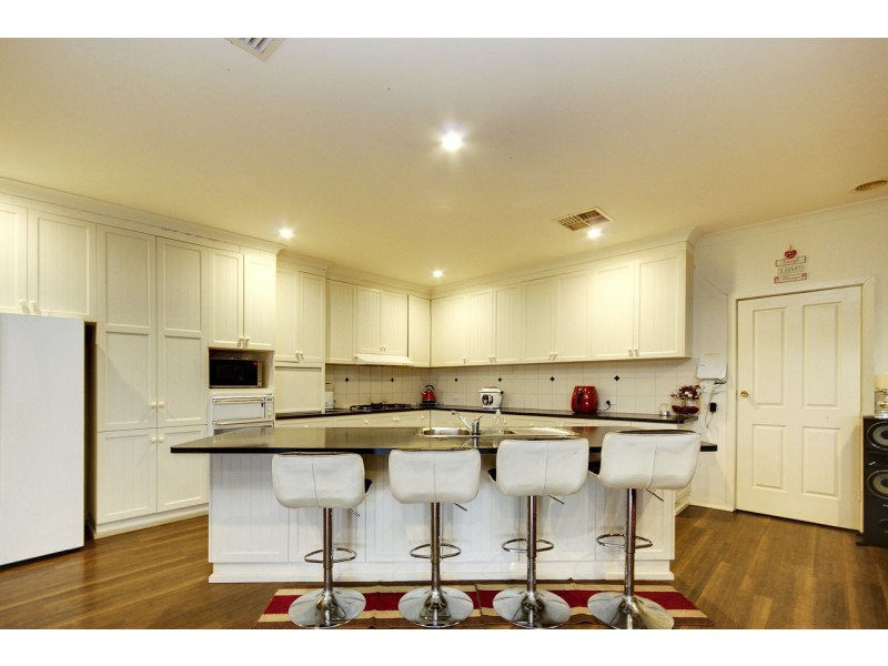 7 Vaughan Pl, Deniliquin NSW 2710