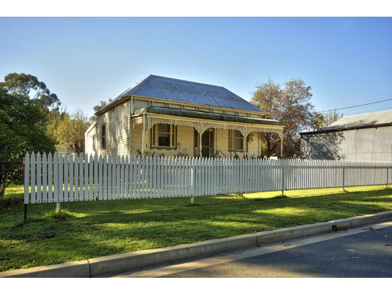 353 Herriott Street, Deniliquin NSW 2710