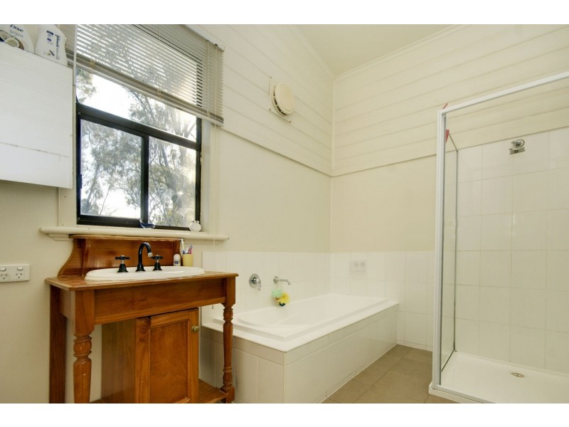 353 Herriott Street, Deniliquin NSW 2710