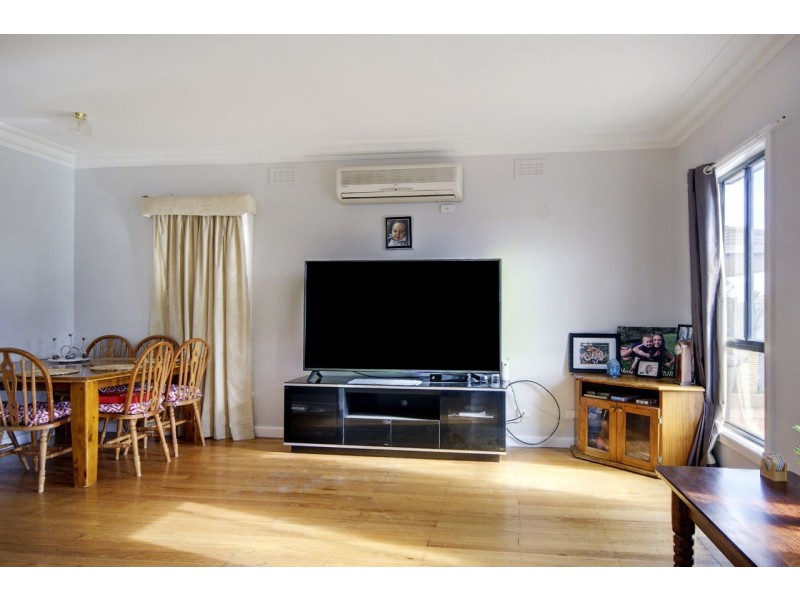 80 Macauley St, Deniliquin NSW 2710