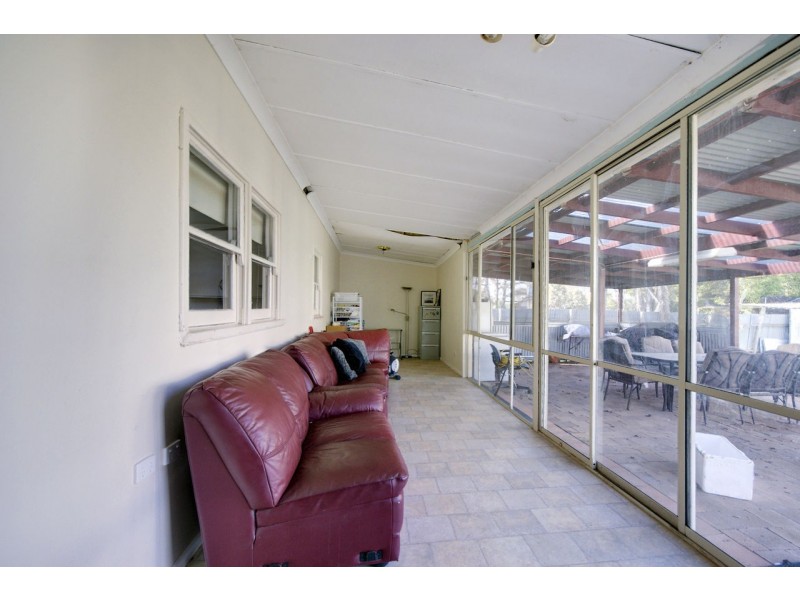 80 Macauley St, Deniliquin NSW 2710