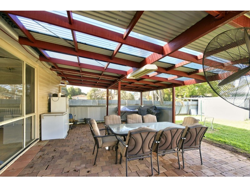 80 Macauley St, Deniliquin NSW 2710