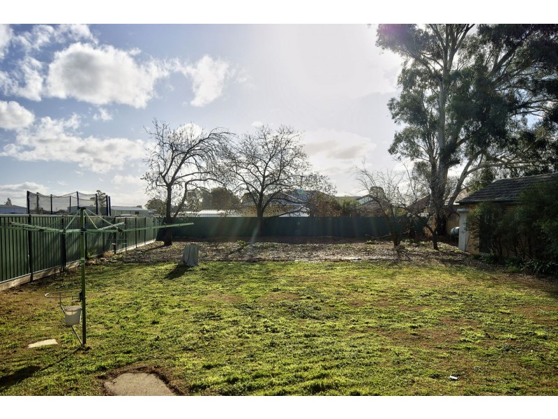 143 Wirraway Dr, Deniliquin NSW 2710