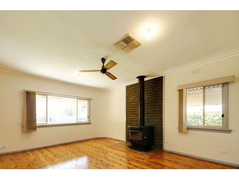 92 Hughes Street, Deniliquin NSW 2710