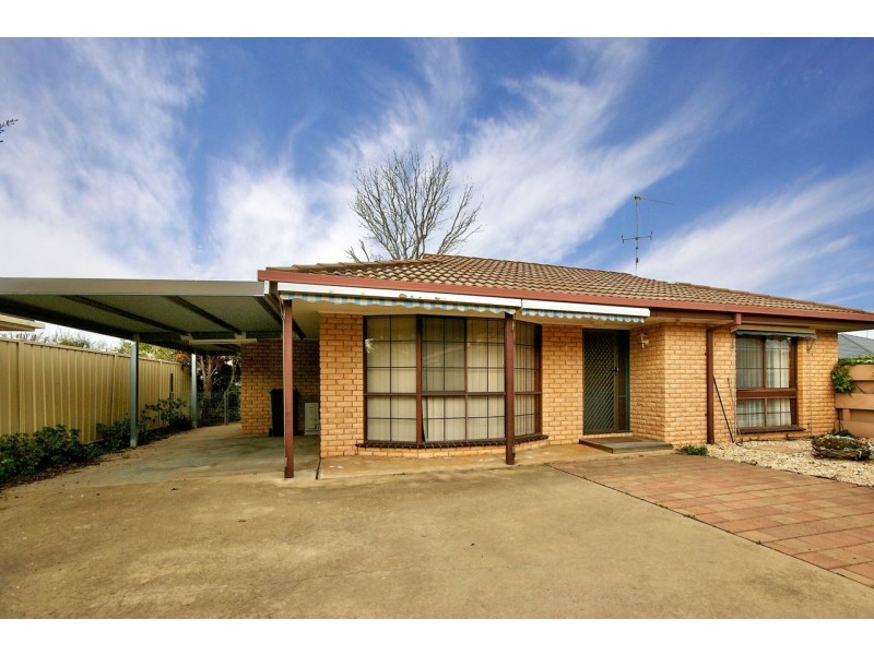 3/413 Cressy St, Deniliquin NSW 2710