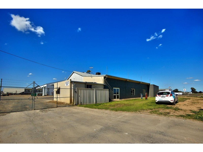 380-382 Ochtertyre Street, Deniliquin NSW 2710