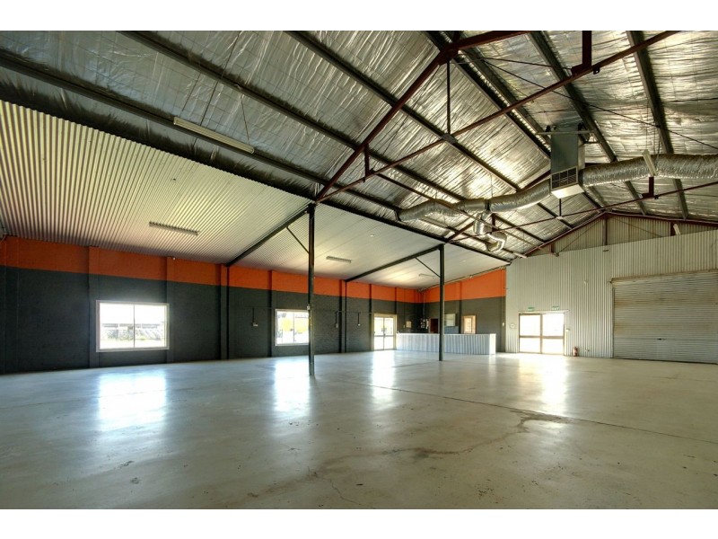 380-382 Ochtertyre Street, Deniliquin NSW 2710