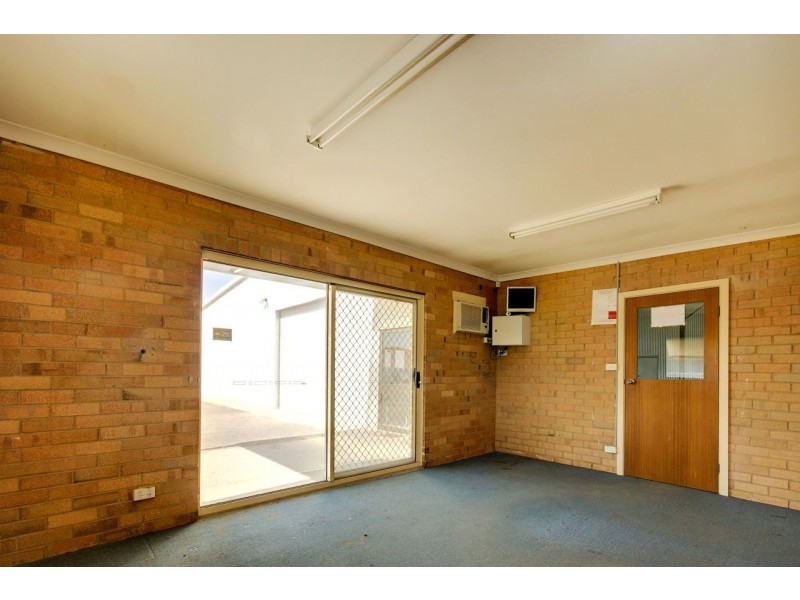 380-382 Ochtertyre Street, Deniliquin NSW 2710
