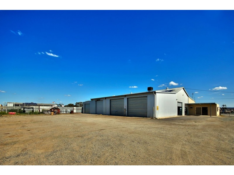 380-382 Ochtertyre Street, Deniliquin NSW 2710