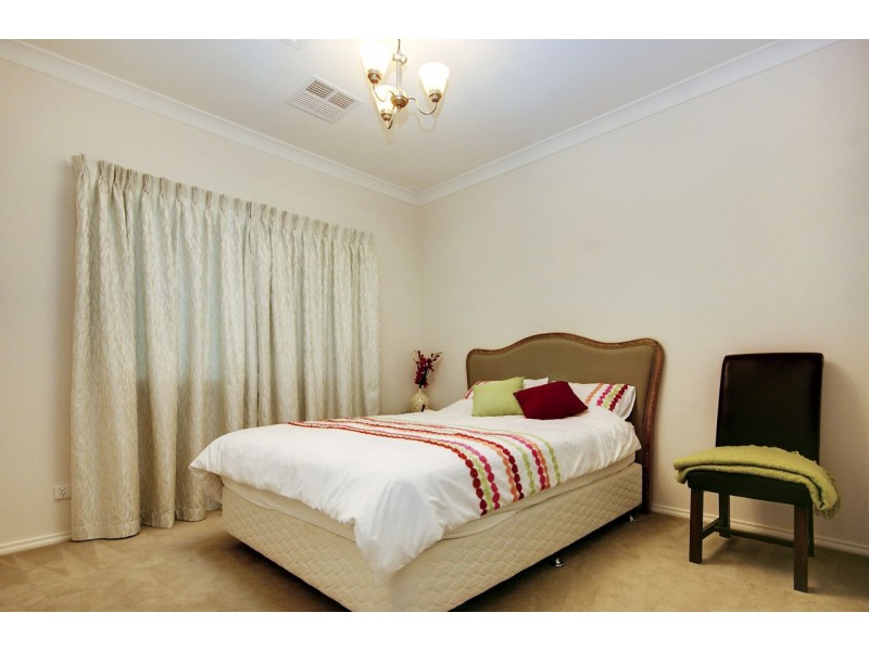 112 Junction Street, Deniliquin NSW 2710