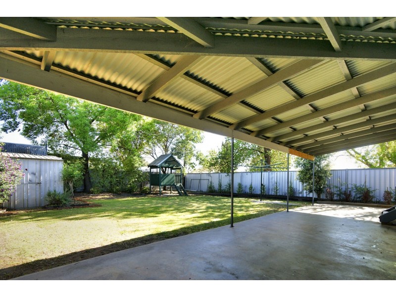 117 Hardinge St, Deniliquin NSW 2710