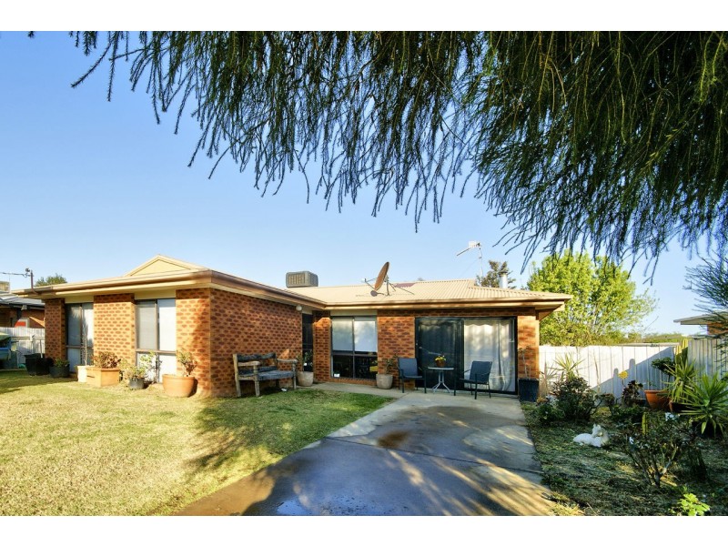 116 Wyatt Street, Deniliquin NSW 2710