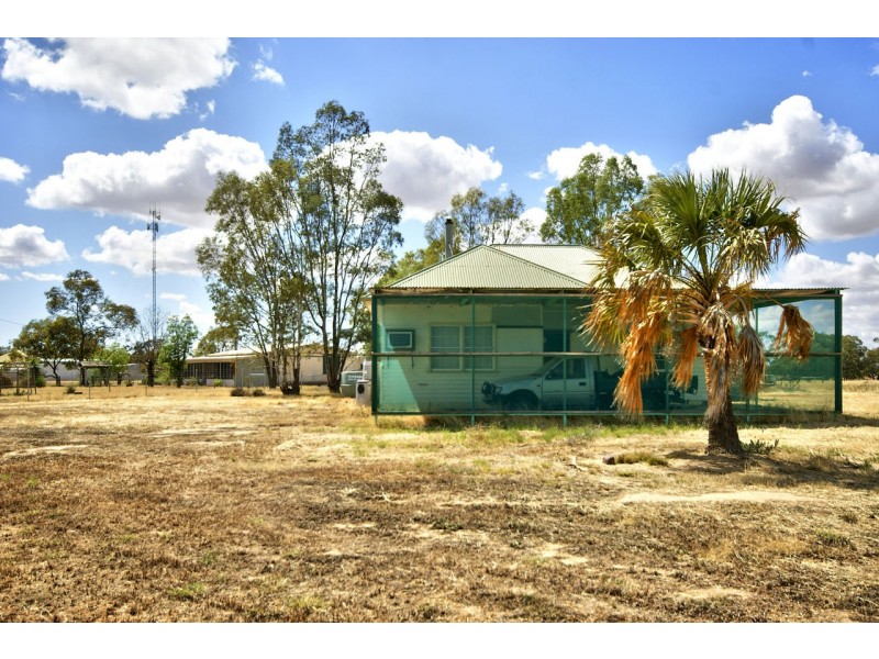 12 McKenzie St, Conargo NSW 2710