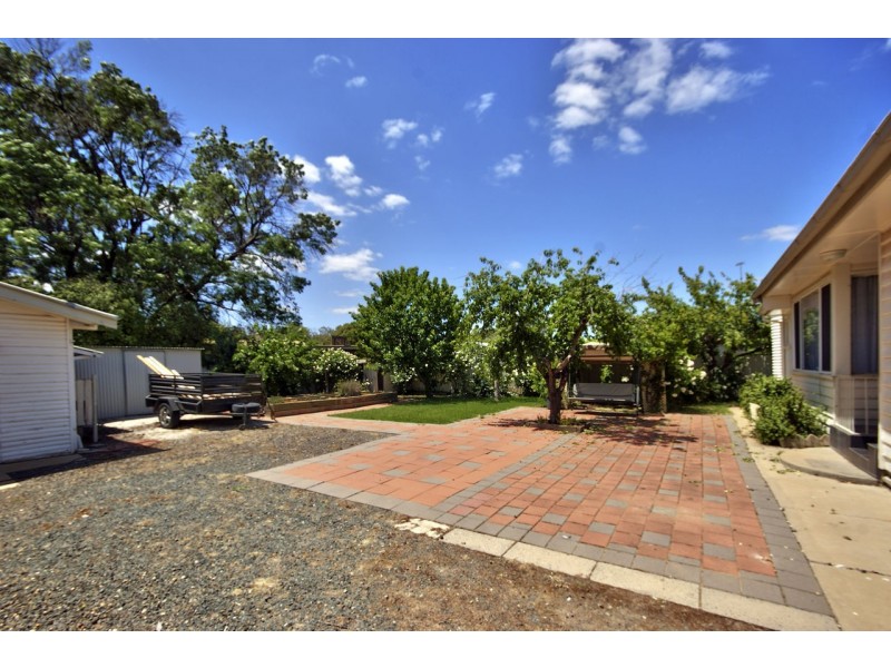 527 Maher St, Deniliquin NSW 2710