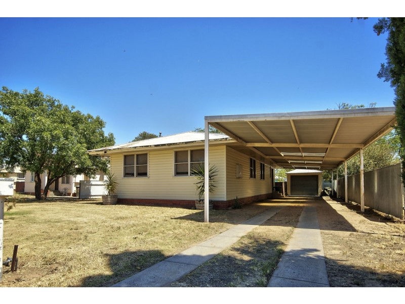 111 Dick Street, Deniliquin NSW 2710