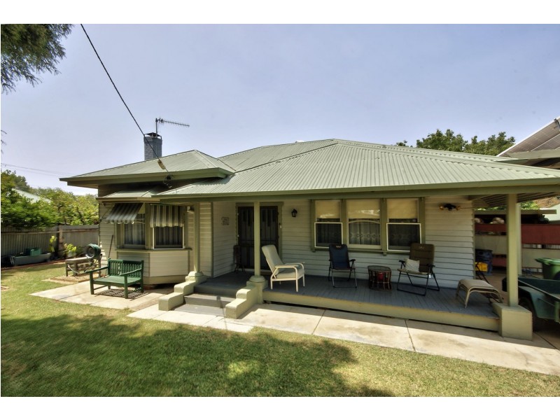 305 Harfleur St, Deniliquin NSW 2710