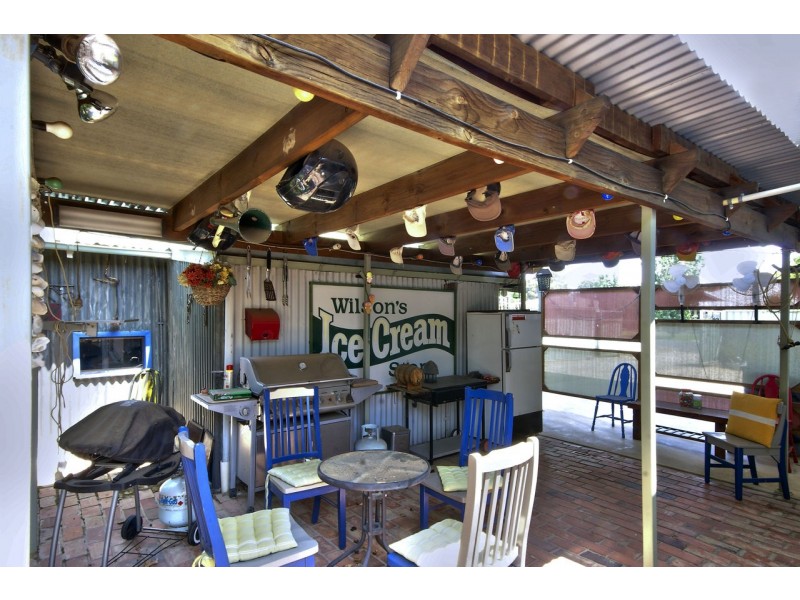 305 Harfleur St, Deniliquin NSW 2710