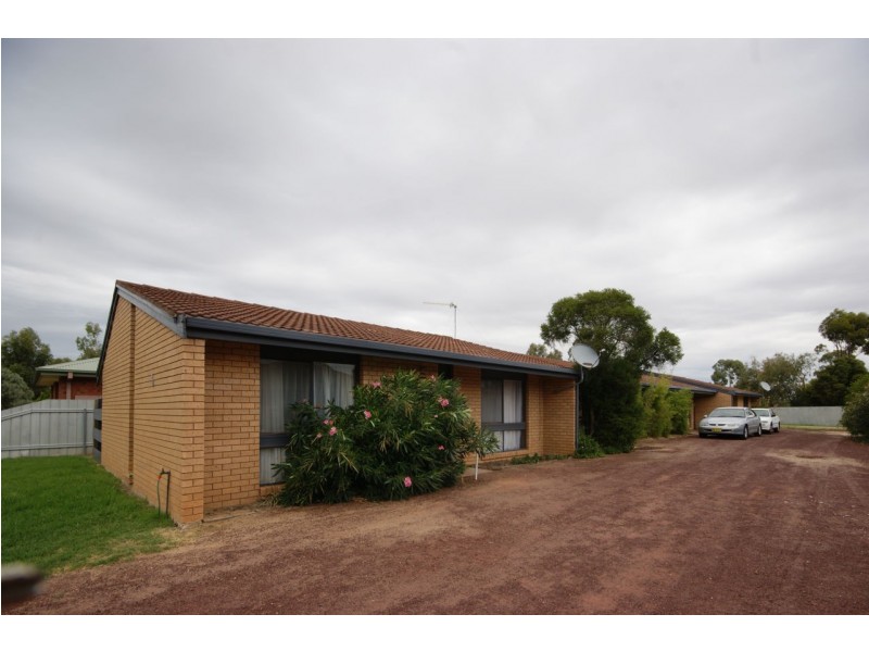2/268 Noyes Street, Deniliquin NSW 2710