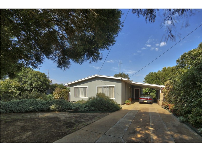 306 Noyes St, Deniliquin NSW 2710