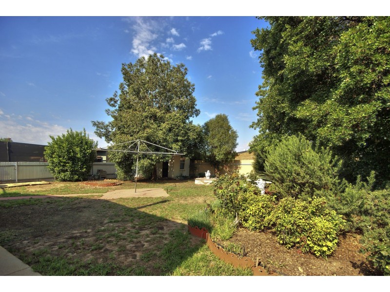 306 Noyes St, Deniliquin NSW 2710