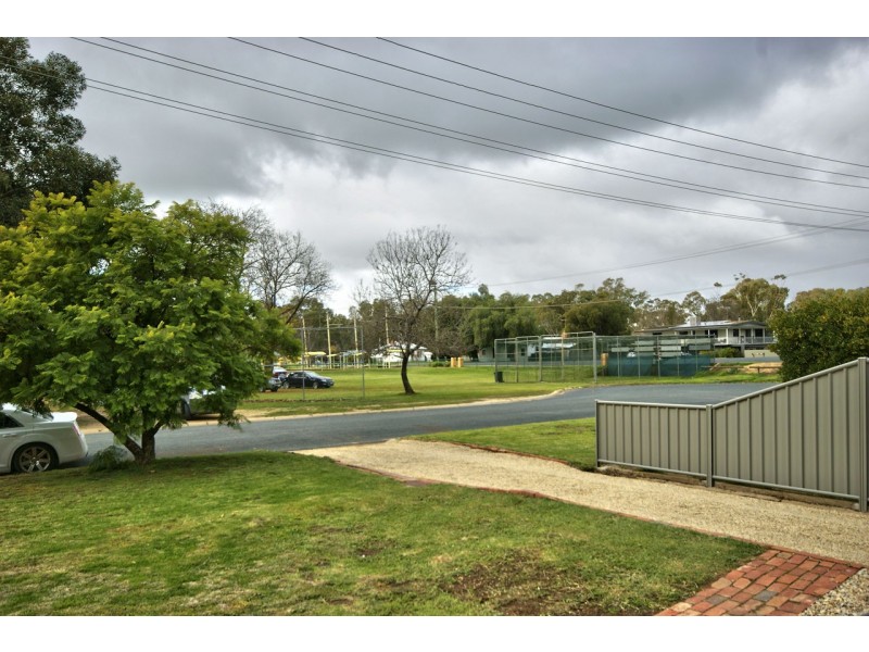294 Poictiers Street, Deniliquin NSW 2710