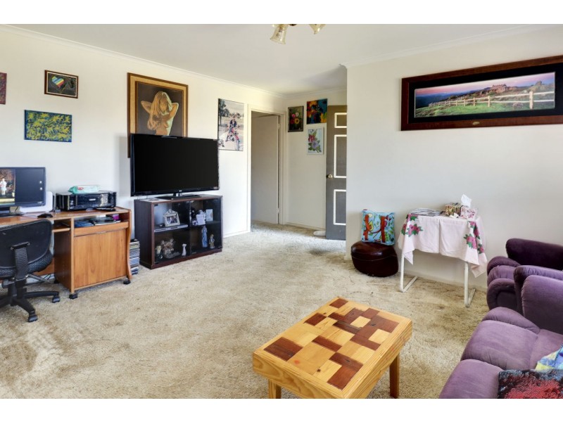 121 Burton St, Deniliquin NSW 2710