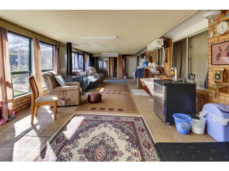 121 Burton St, Deniliquin NSW 2710