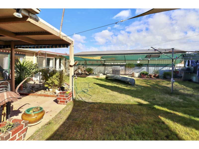 121 Burton St, Deniliquin NSW 2710