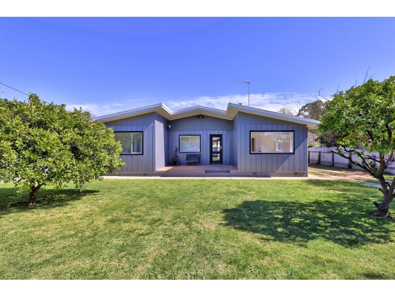 214 Victoria St, Deniliquin NSW 2710
