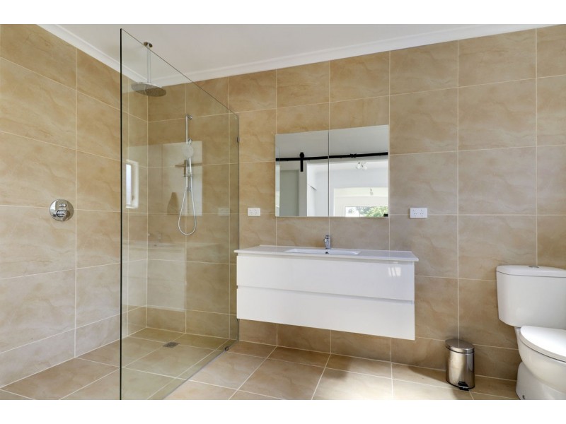 214 Victoria St, Deniliquin NSW 2710