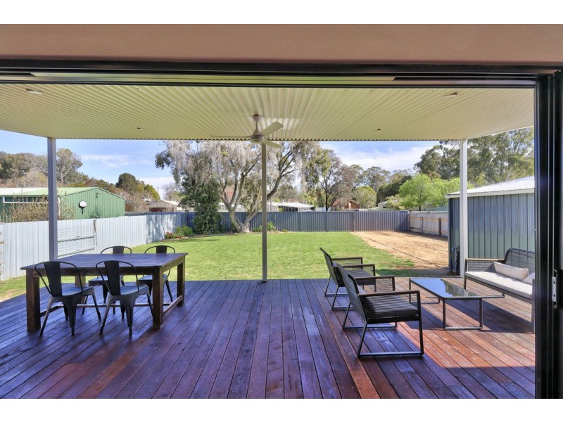 214 Victoria St, Deniliquin NSW 2710