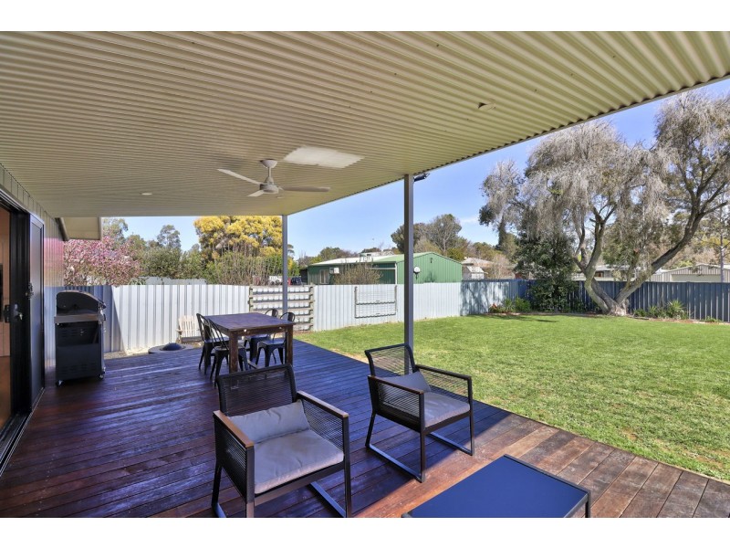 214 Victoria St, Deniliquin NSW 2710