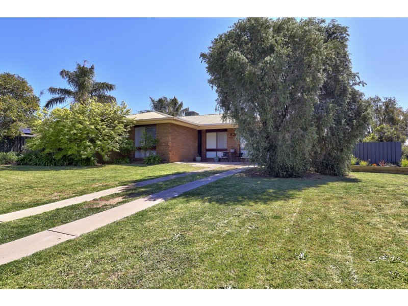 290 Noyes Street, Deniliquin NSW 2710