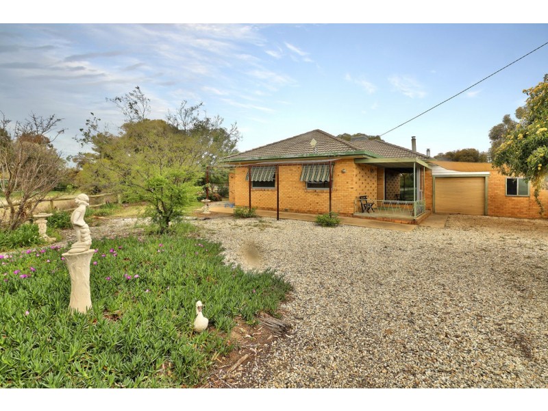 159 Henry St, Deniliquin NSW 2710