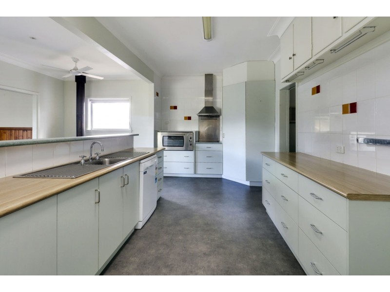 159 Henry St, Deniliquin NSW 2710