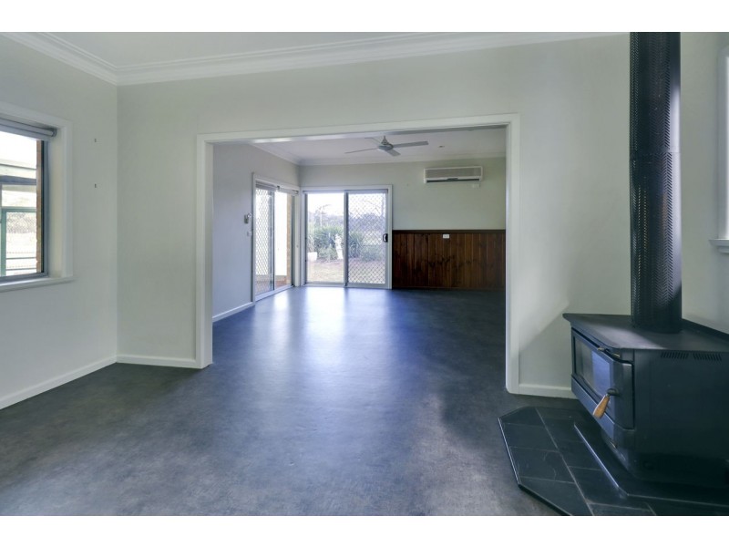159 Henry St, Deniliquin NSW 2710