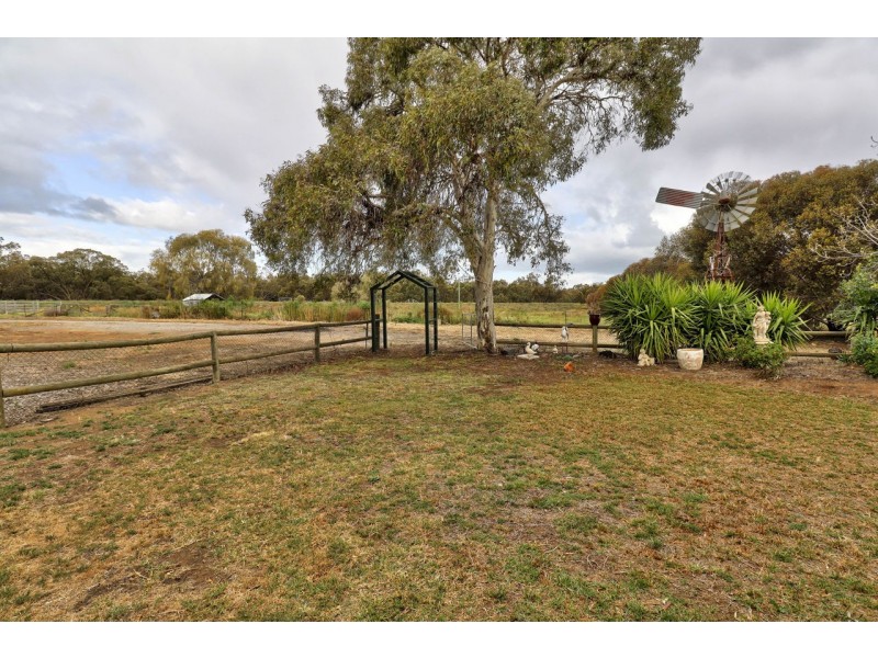 159 Henry St, Deniliquin NSW 2710