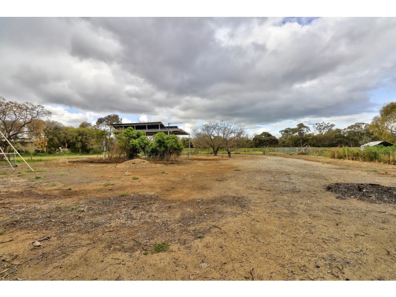 159 Henry St, Deniliquin NSW 2710