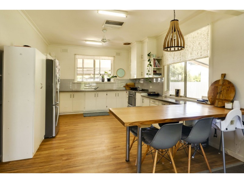 500 Maher St, Deniliquin NSW 2710