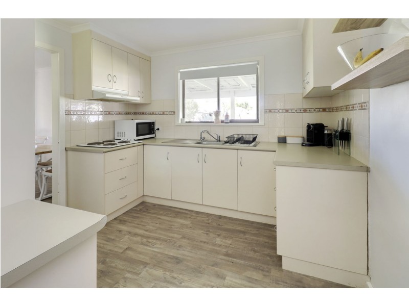 13 Mazamet Crt, Deniliquin NSW 2710