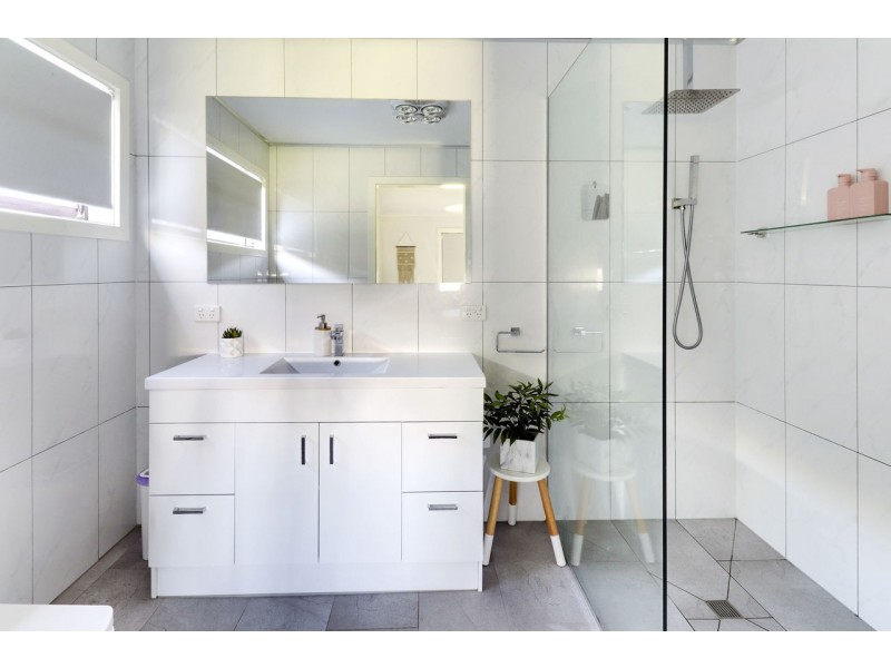 13 Mazamet Crt, Deniliquin NSW 2710