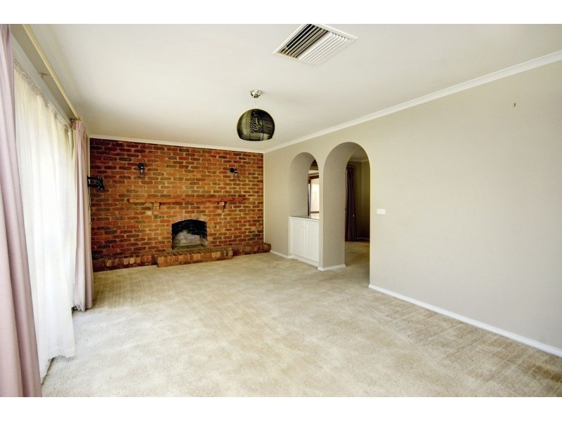 239 Victoria Street, Deniliquin NSW 2710