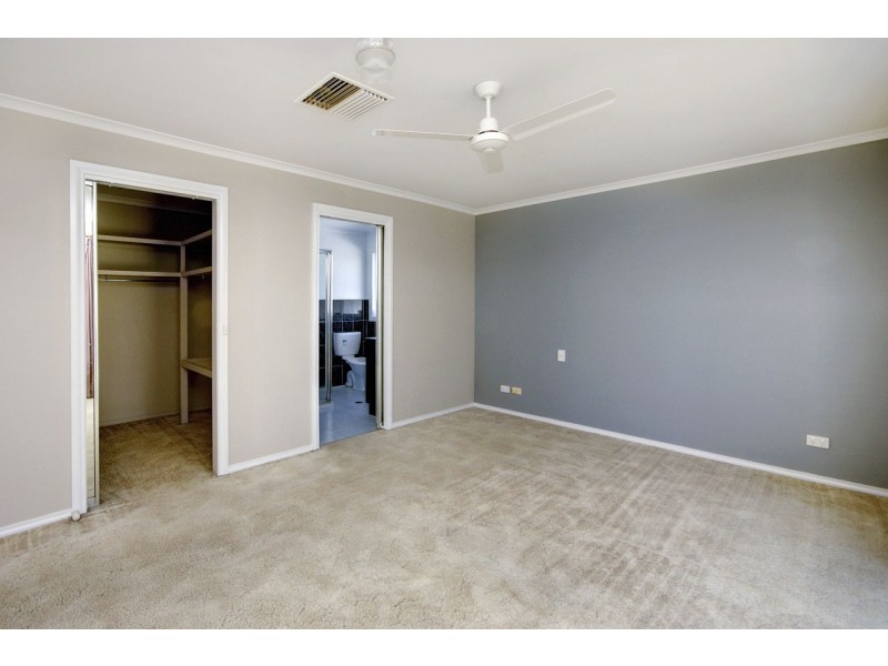 239 Victoria Street, Deniliquin NSW 2710