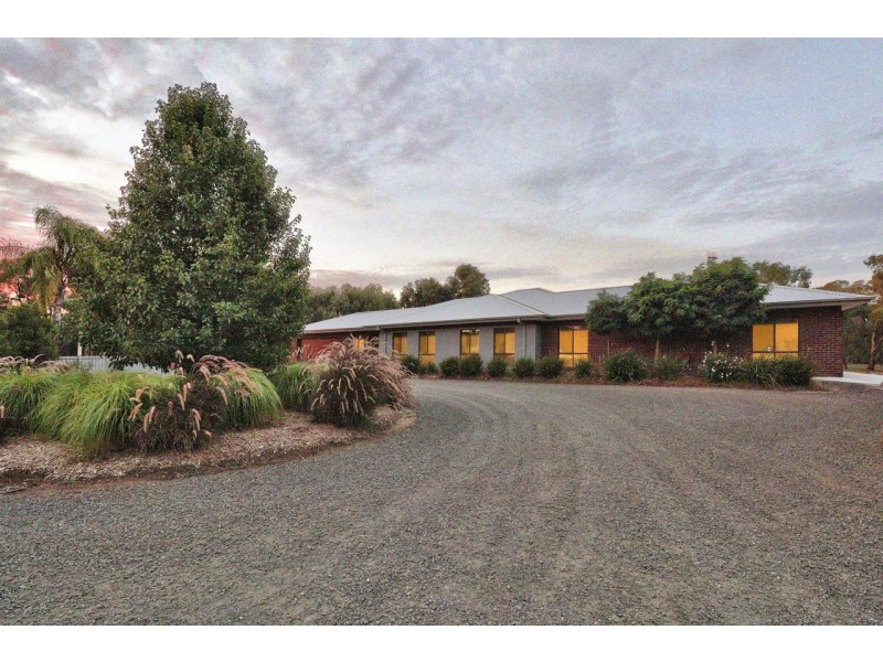 49 Pindara Lane, Deniliquin NSW 2710